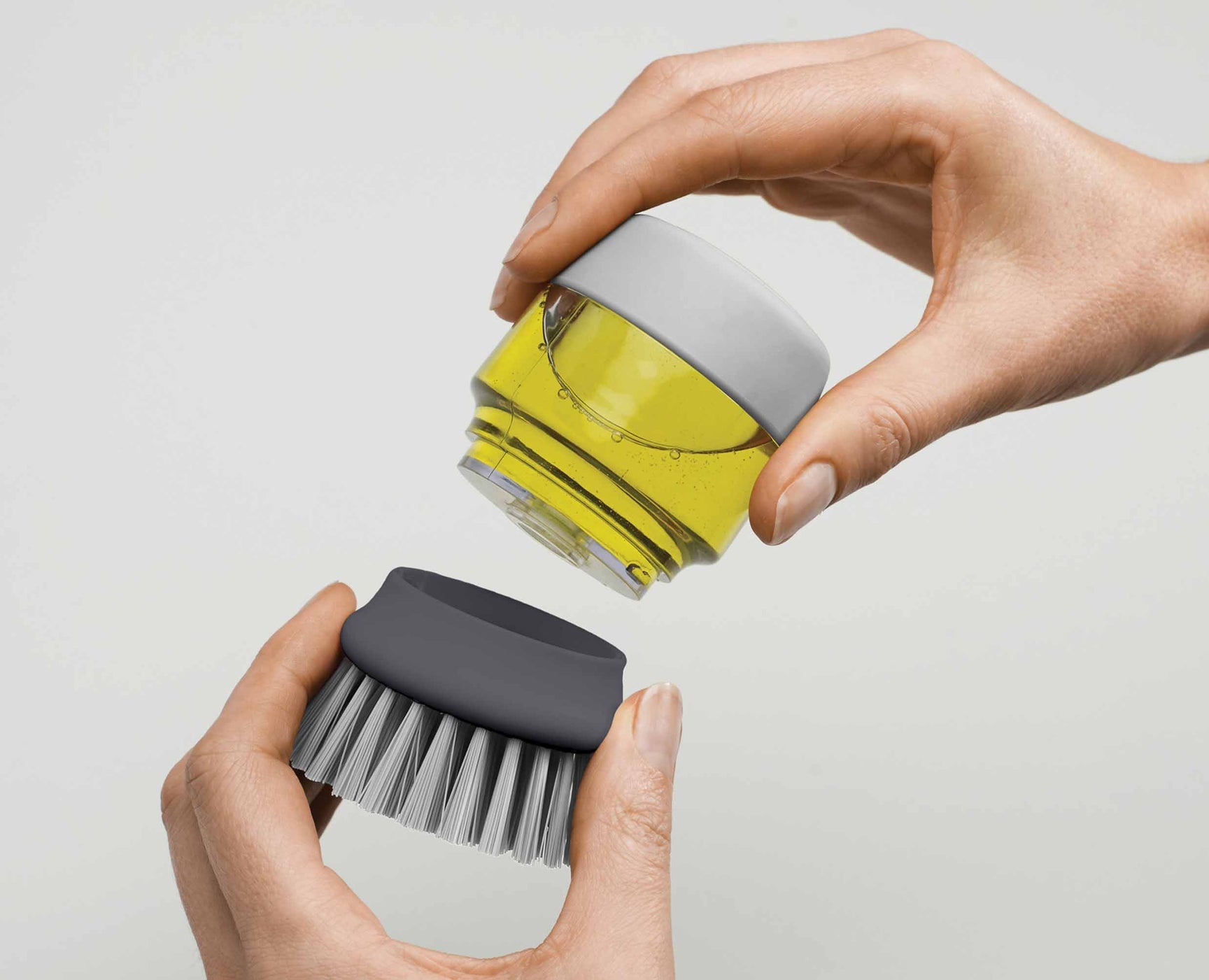 Brosse avec Réservoir Liquide Vaisselle