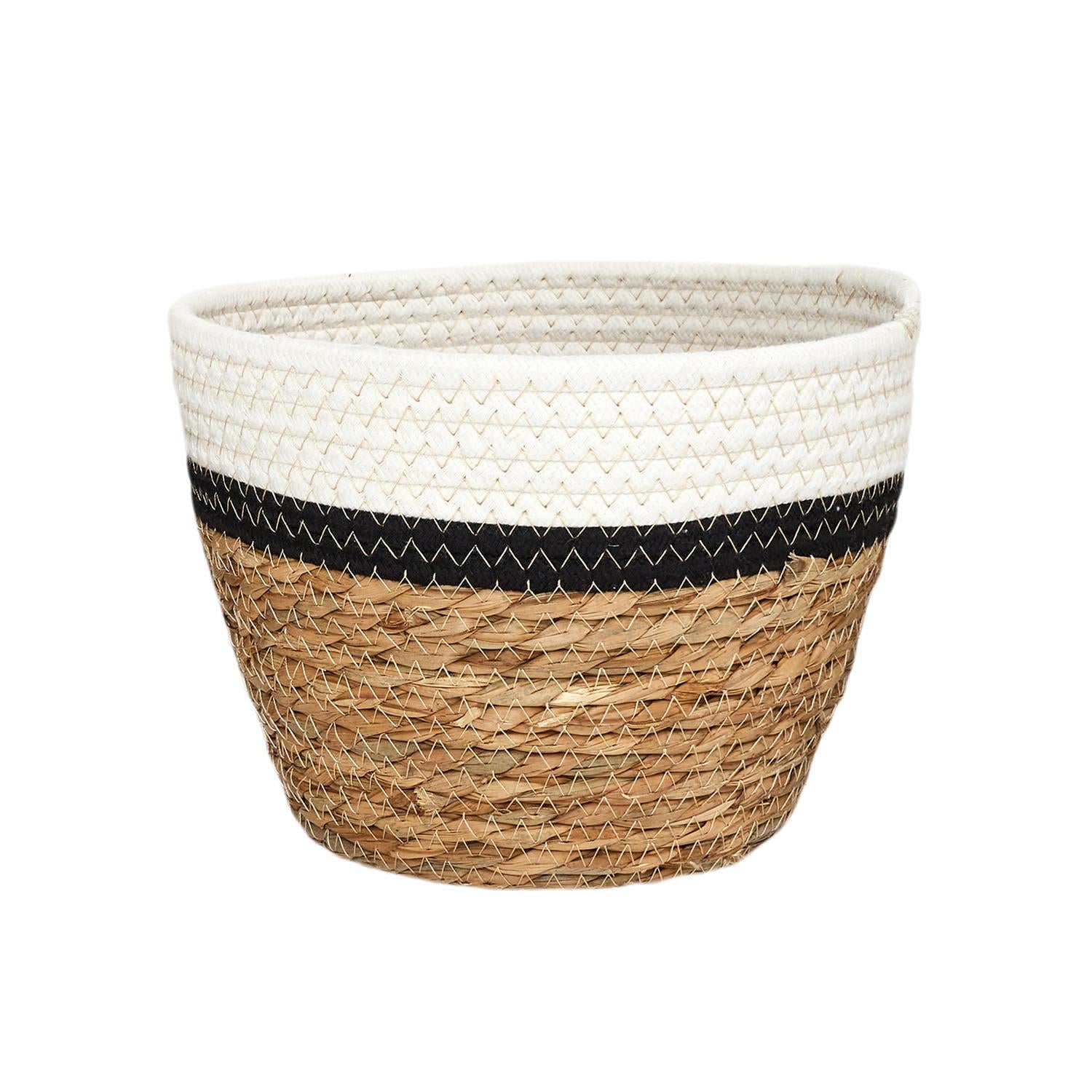 3 corbeilles tressées au design ethnique, idéales pour le rangement et la décoration intérieure.