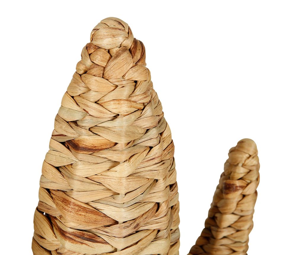 Cactus en rotin naturel, ajoutant une touche de nature et de chaleur à la décoration intérieure.