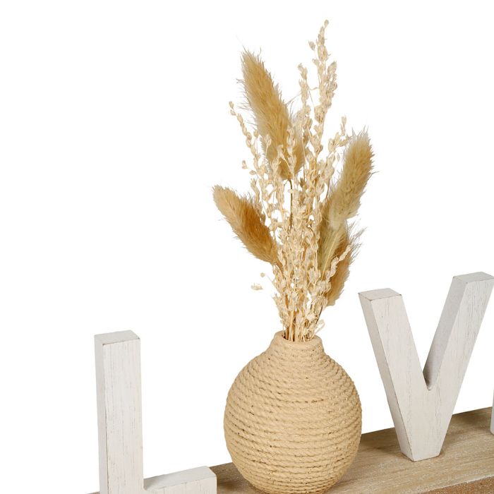 Mots déco en bois avec fleurs séchées 'Love', ajoutant chaleur et romantisme à la décoration intérieure.