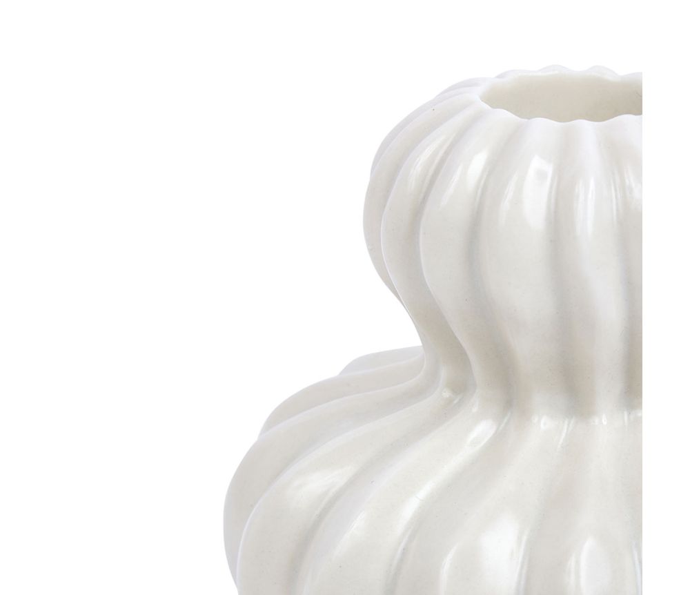 Photophore en céramique blanc avec motif Cactus, ajoutant une touche élégante et moderne à la décoration intérieure.